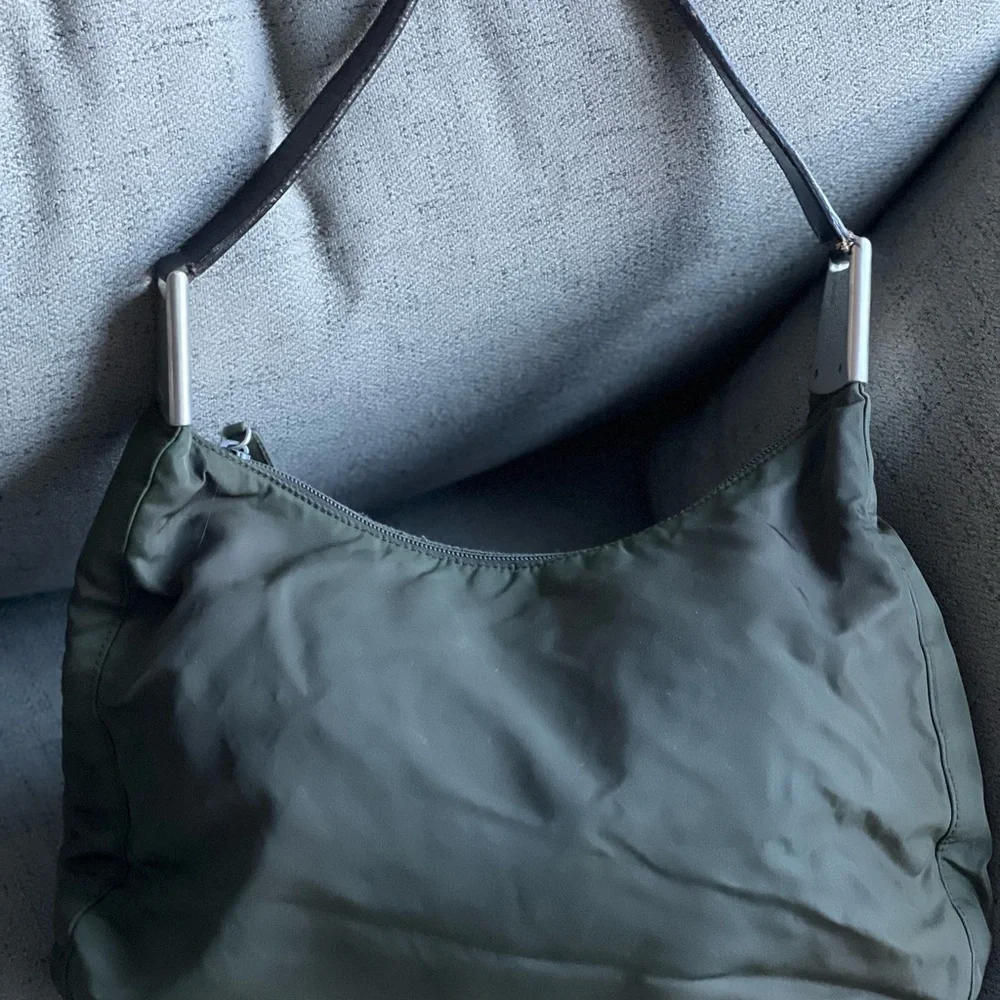 Prada tessuto nylon shoulder bag Authentic Vintage 90’s - Picture 2 of 11